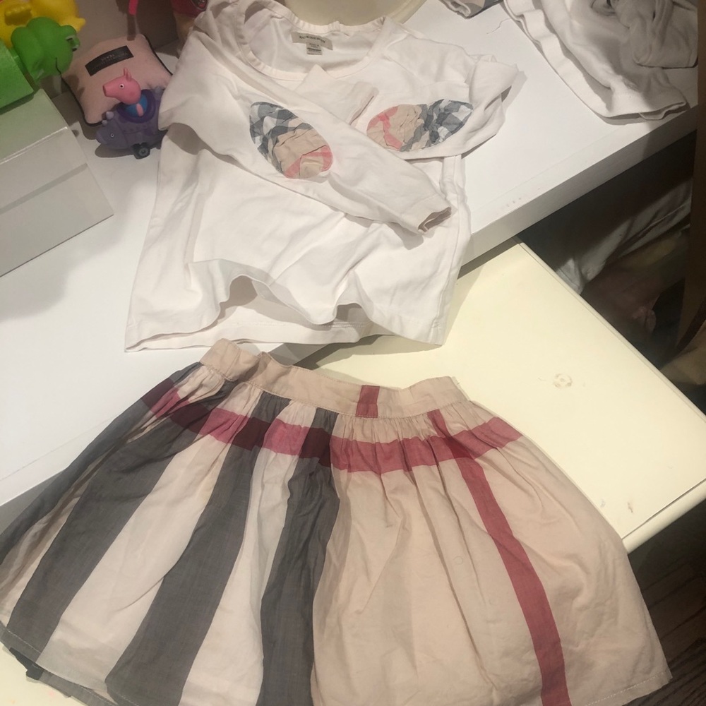 Burberry skirt